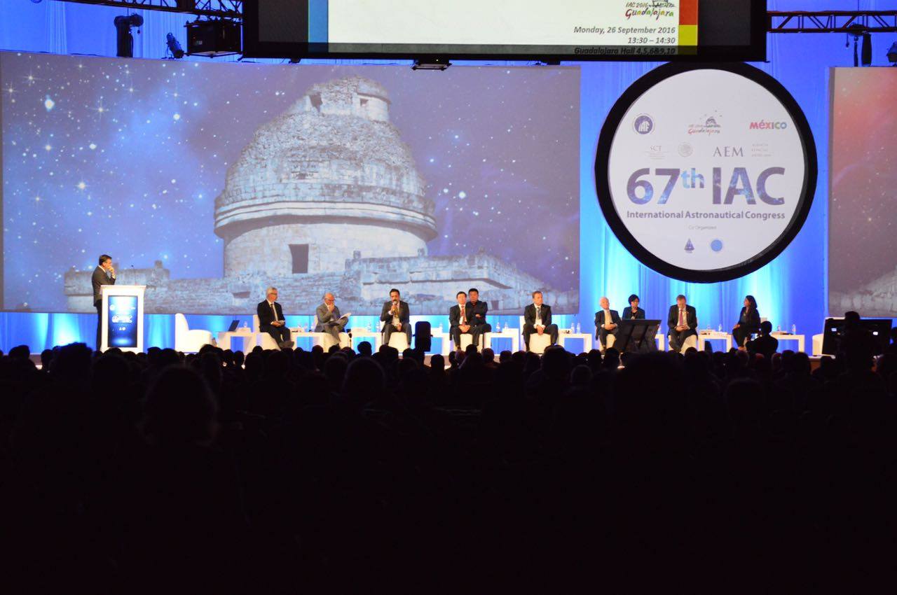 Obr.2: Úvodná ceremónia konferencie IAC 2016. Zdroj: Agencia Espacial Mexicana